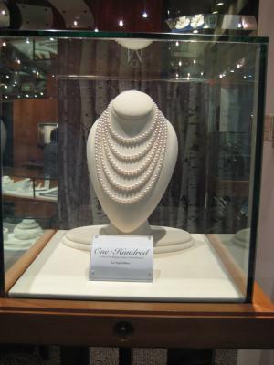 The Las Vegas Edition 100 Inch Strand from Miki - Pearl-Guide.com - Pearl Forum MIKIMOTO　ラスベガスエディション